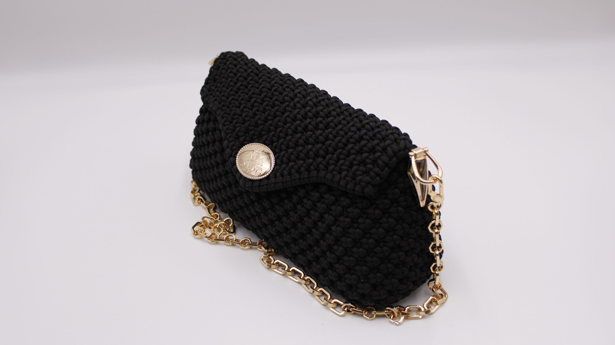BLACK PURSE 100% HAND-WOVEN