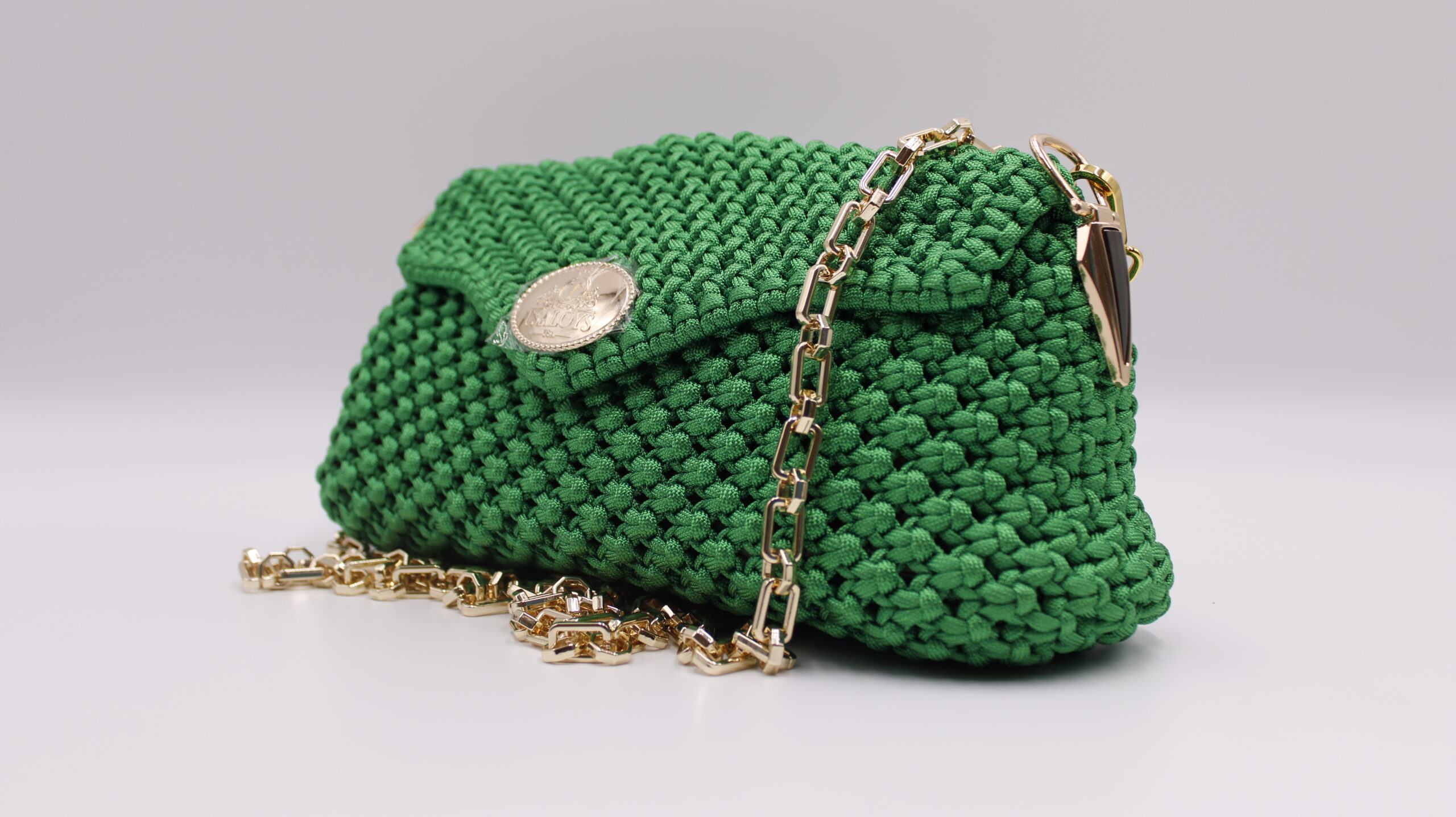 GREEN PURSE 100% HAN-WOVEN