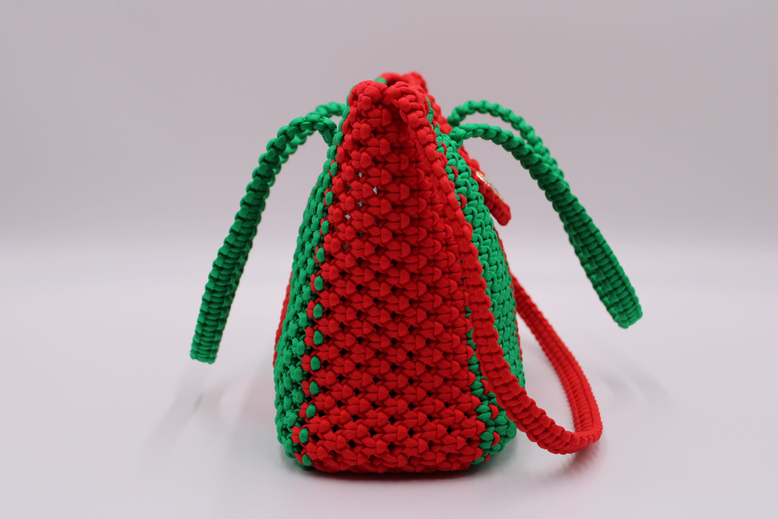 TOTE BAG GREEN AND RED COLOR WITH HALF CLOSED TOP 100% HAND-WOVEN