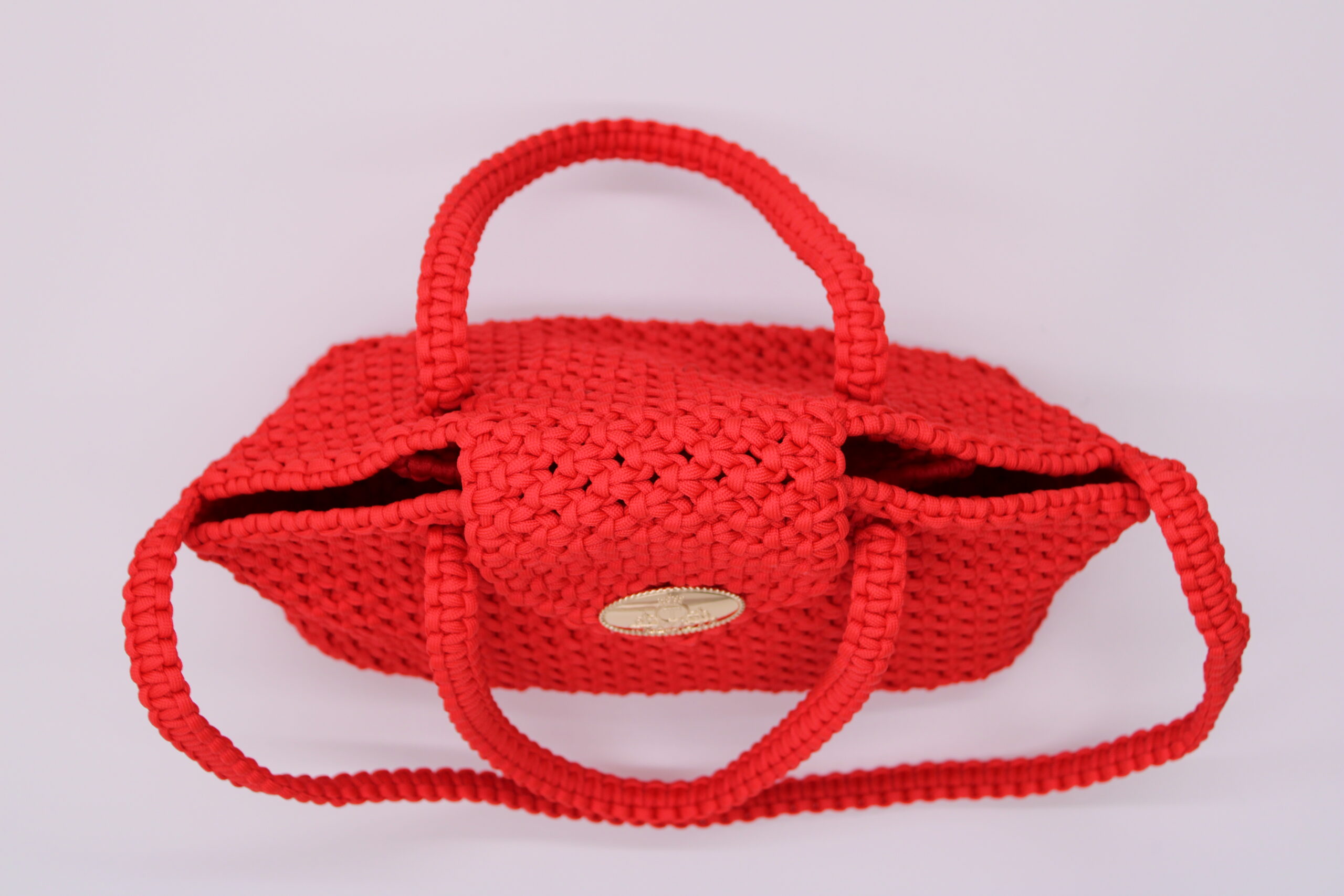 TOTE BAG RED COLOR  100% HAND-WOVEN WITH THE SMALL INTERNAL POCKET