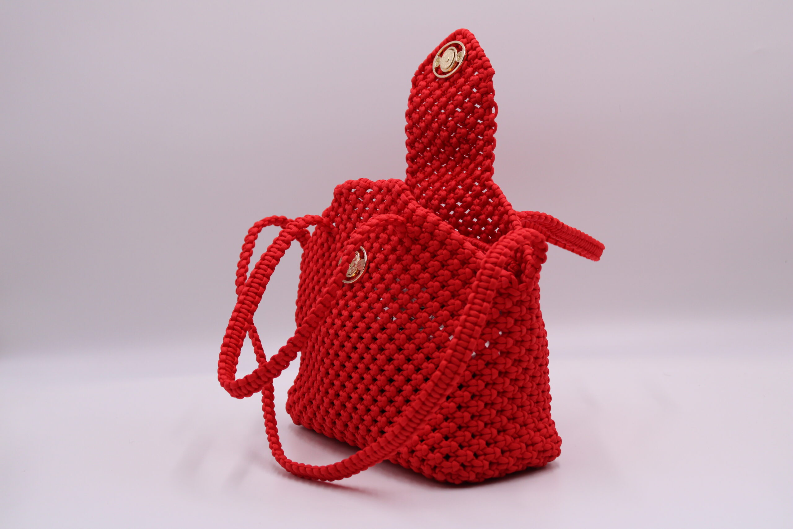 TOTE BAG RED COLOR  100% HAND-WOVEN WITH THE SMALL INTERNAL POCKET