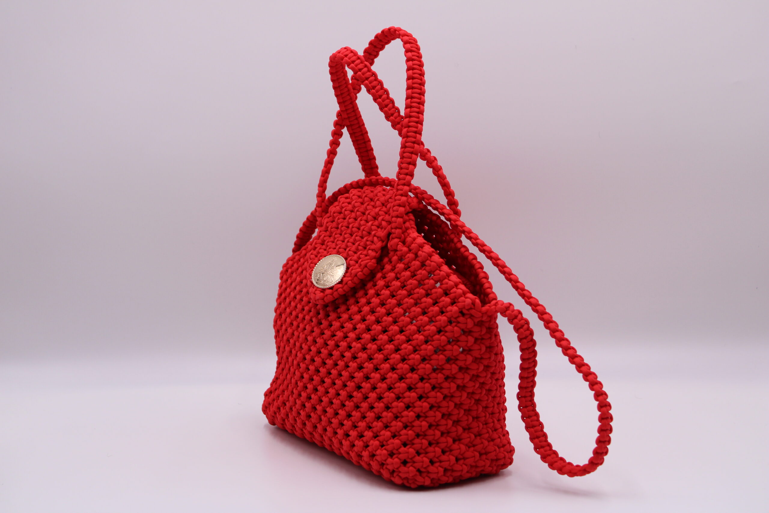 TOTE BAG RED COLOR  100% HAND-WOVEN WITH THE SMALL INTERNAL POCKET
