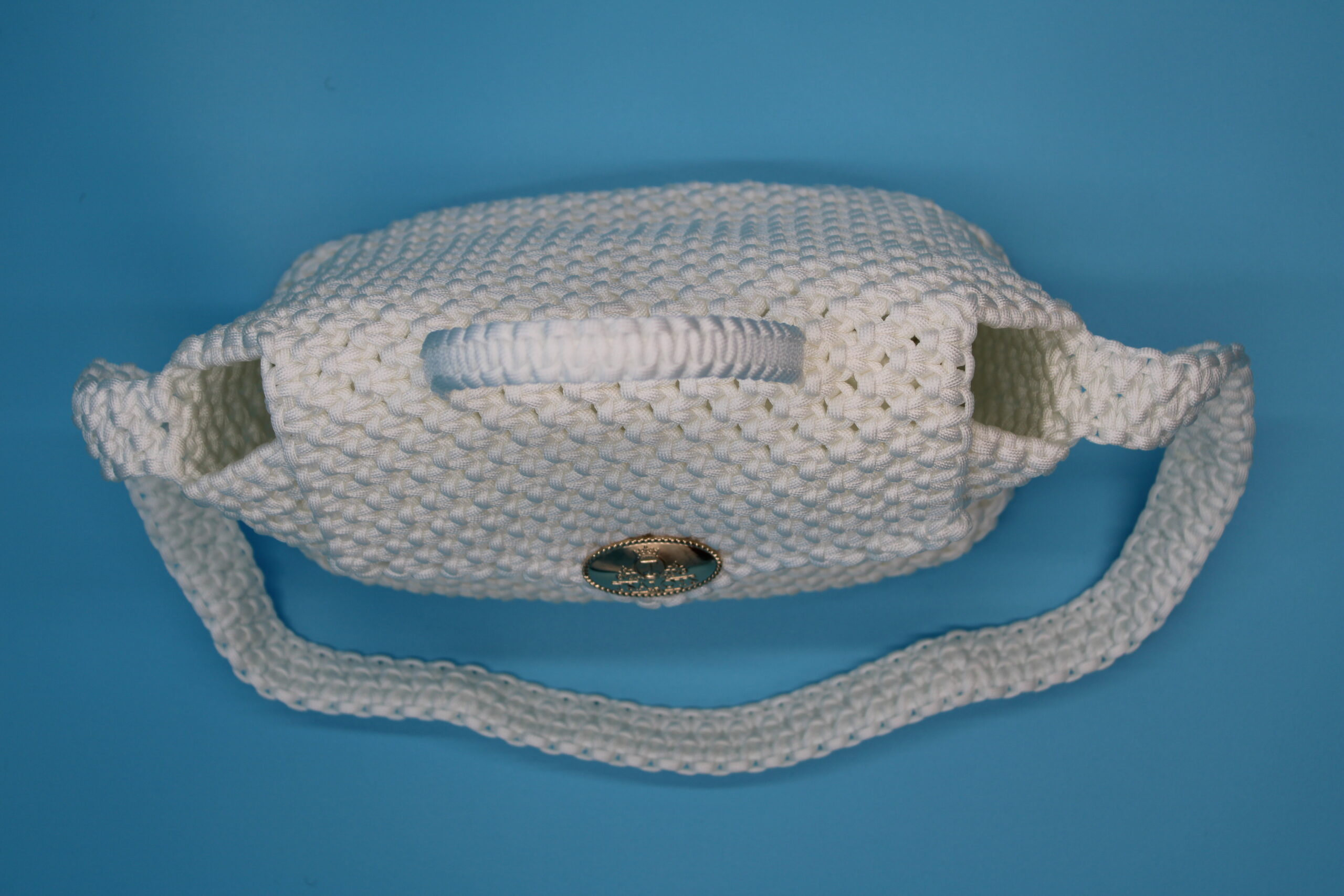 ADJOSS WHITE COLOR  100% HAND-WOVEN WITH THE SMALL INTERNAL POCKET