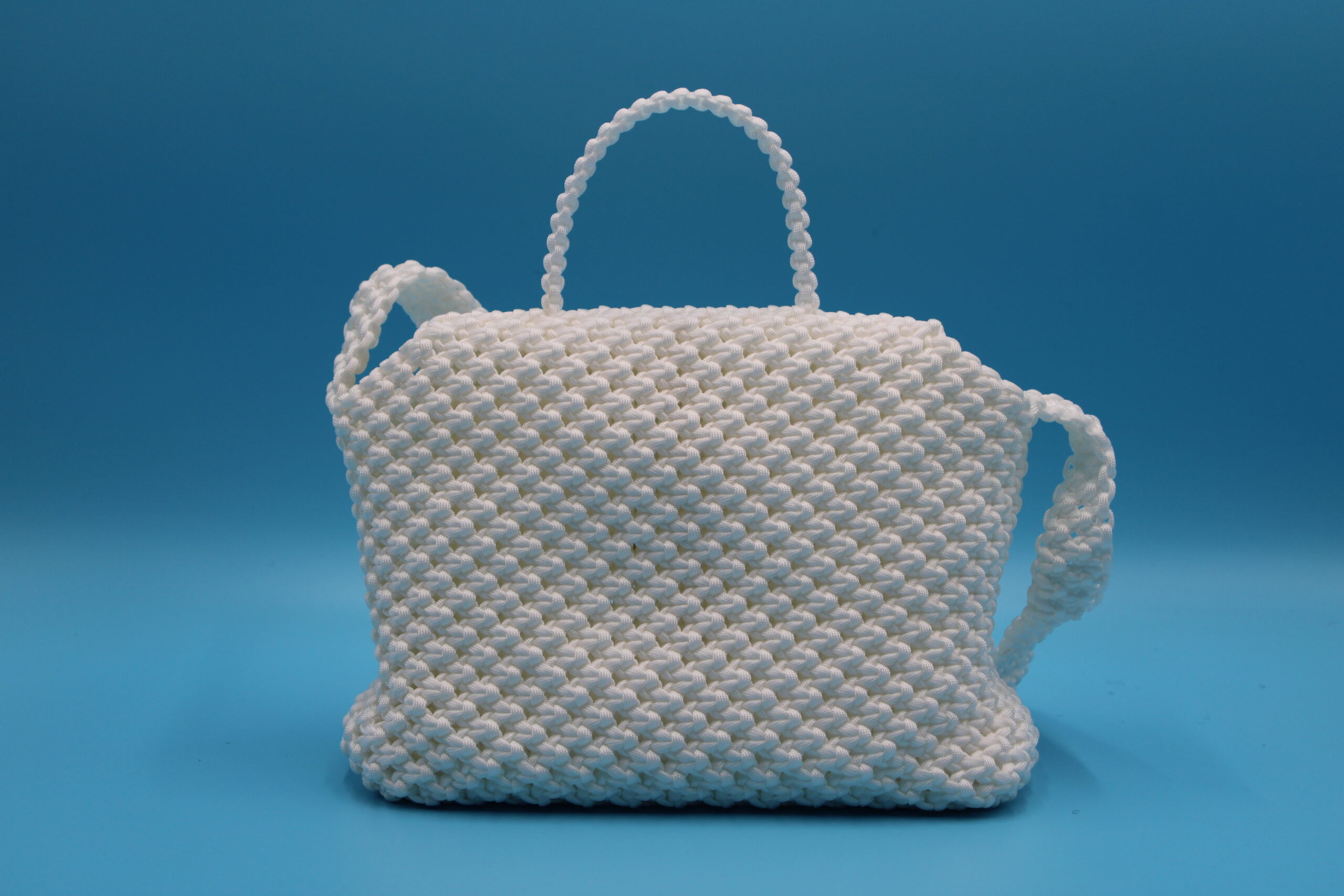 ADJOSS WHITE COLOR  100% HAND-WOVEN WITH THE SMALL INTERNAL POCKET