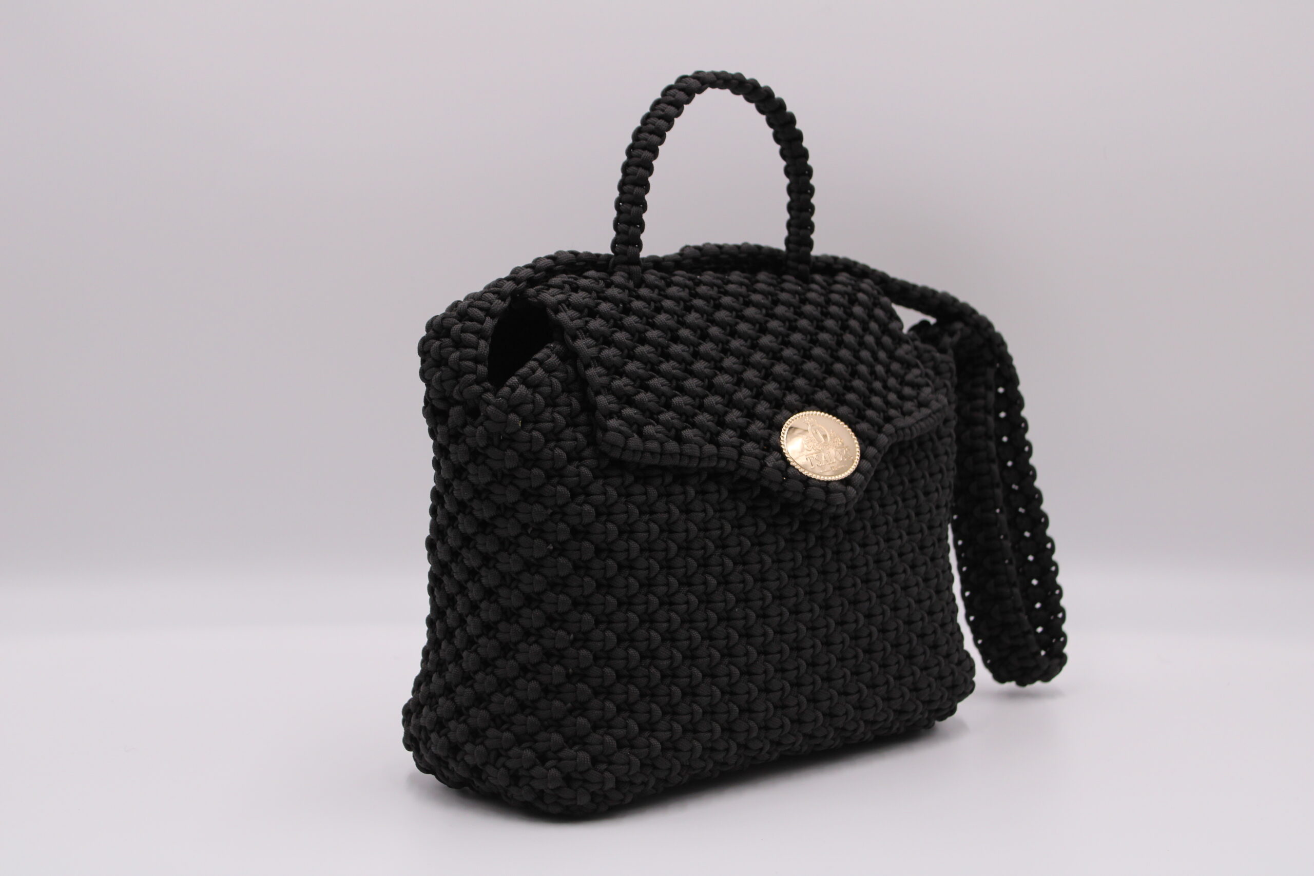 BIBOLOO BLACK  100% HAND-WOVEN WITH THE SMALL INTERNAL POCKET