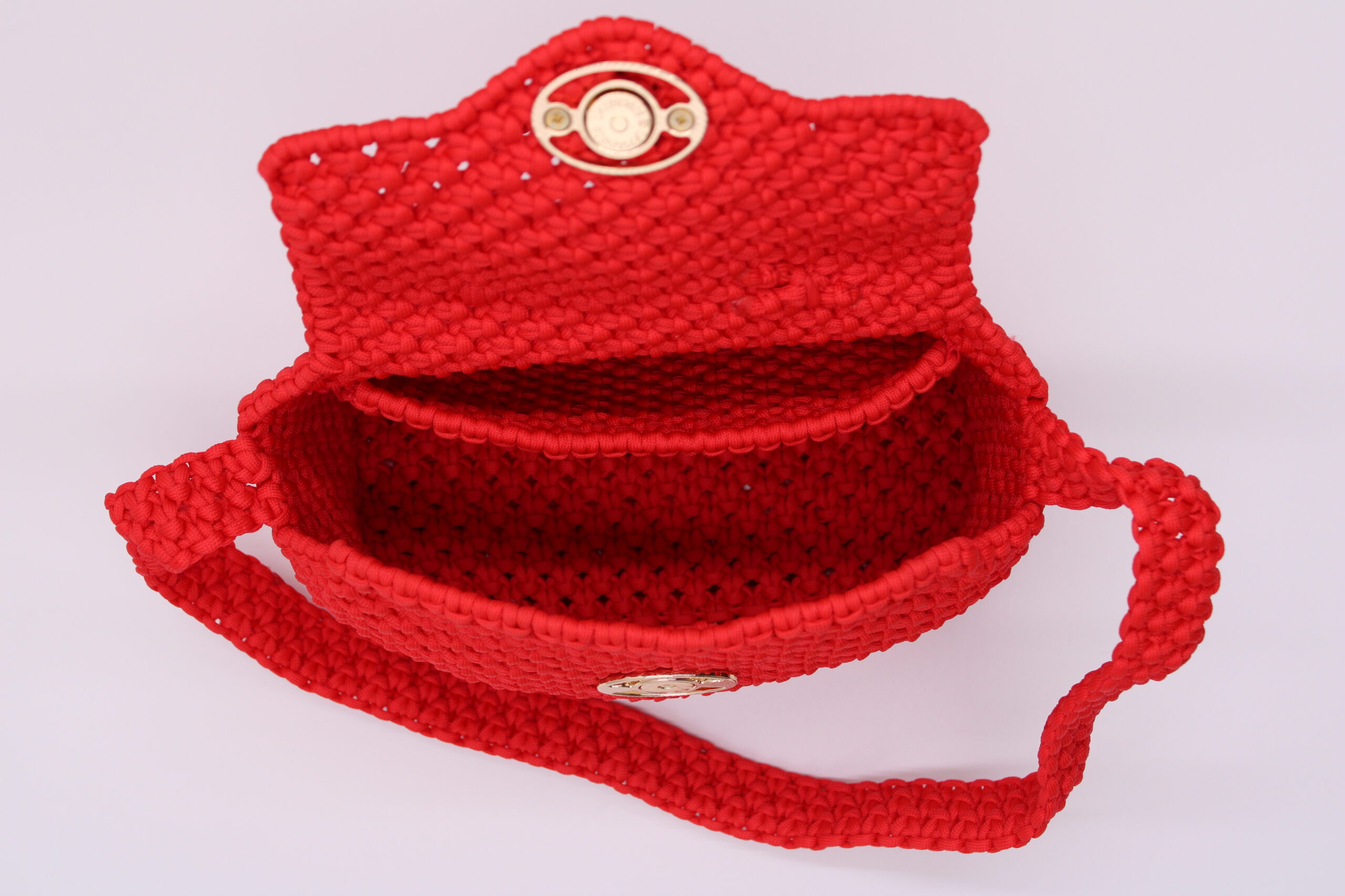 MOABI RED COLOR 100% HAND-WOVEN WITH THE SMALL INTERNAL POCKET