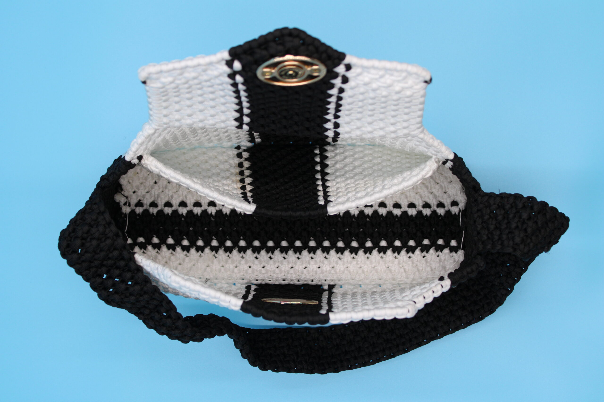 MVOKANI BLACK AND WHITE COLORS  100% HAND-WOVEN