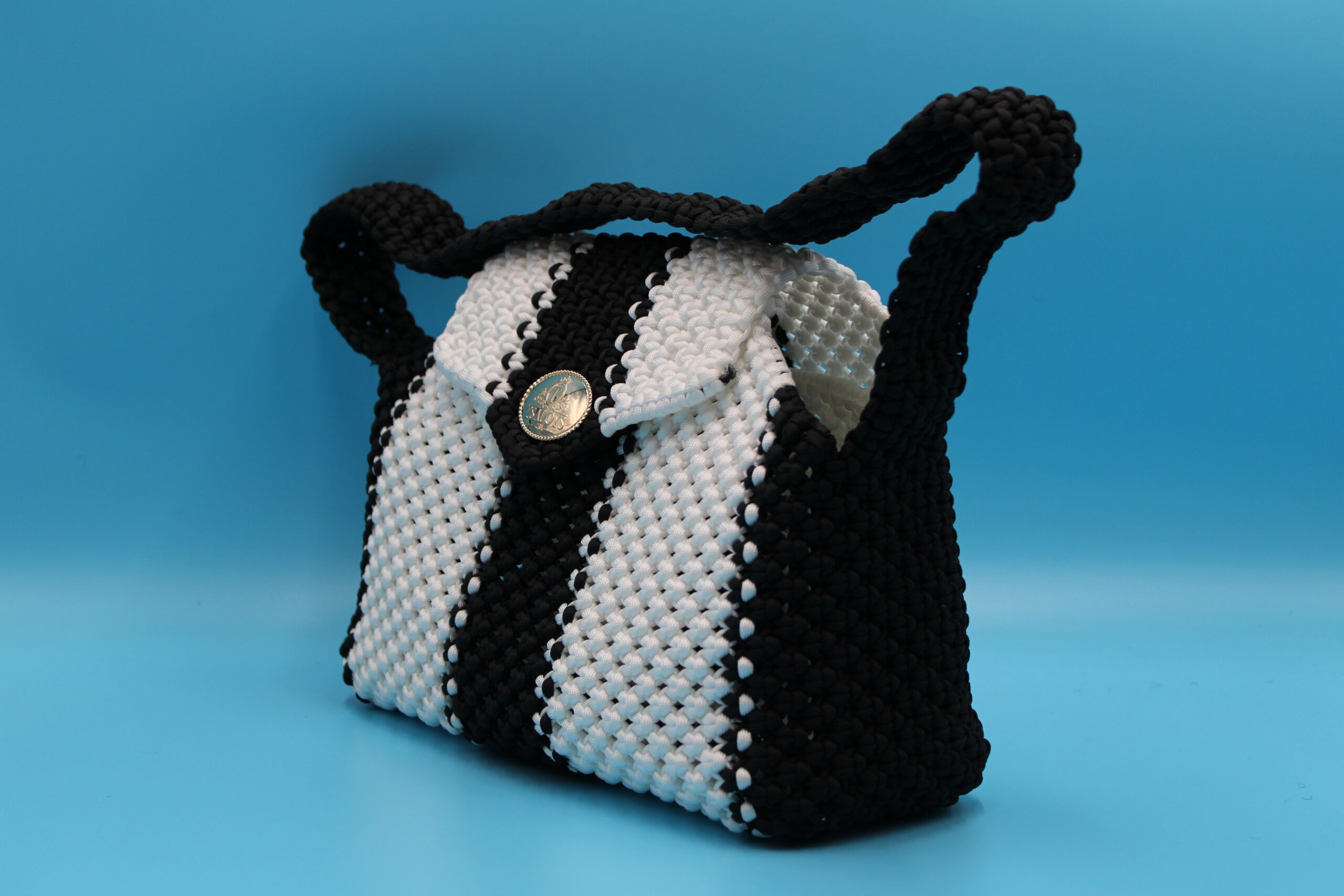 MVOKANI BLACK AND WHITE COLORS  100% HAND-WOVEN