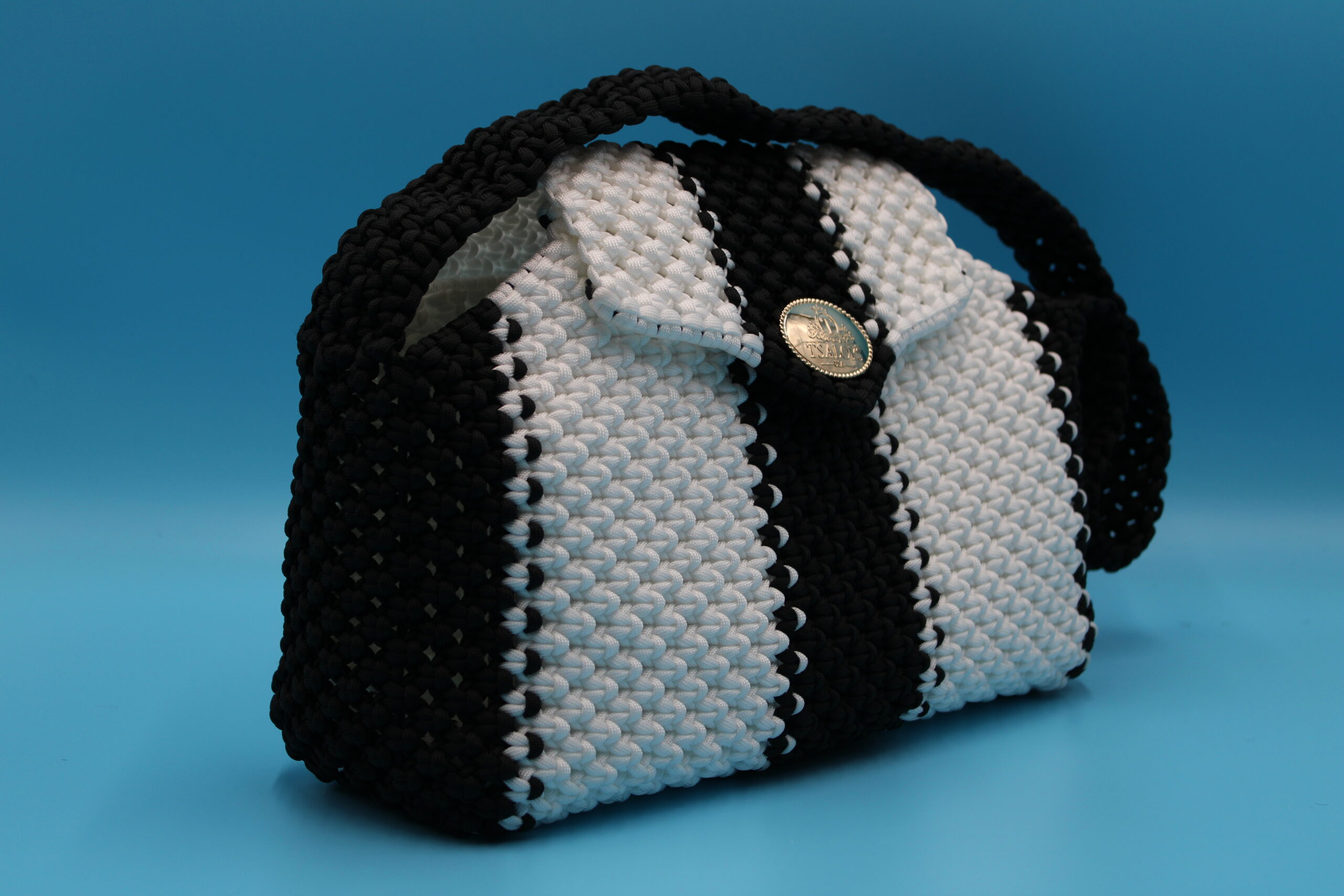 MVOKANI BLACK AND WHITE COLORS  100% HAND-WOVEN
