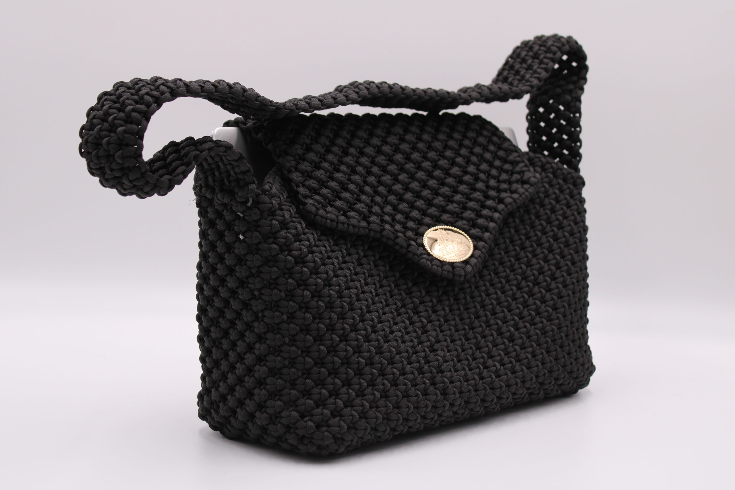 MENDOUM BLACK COLOR  100% HAND-WOVEN