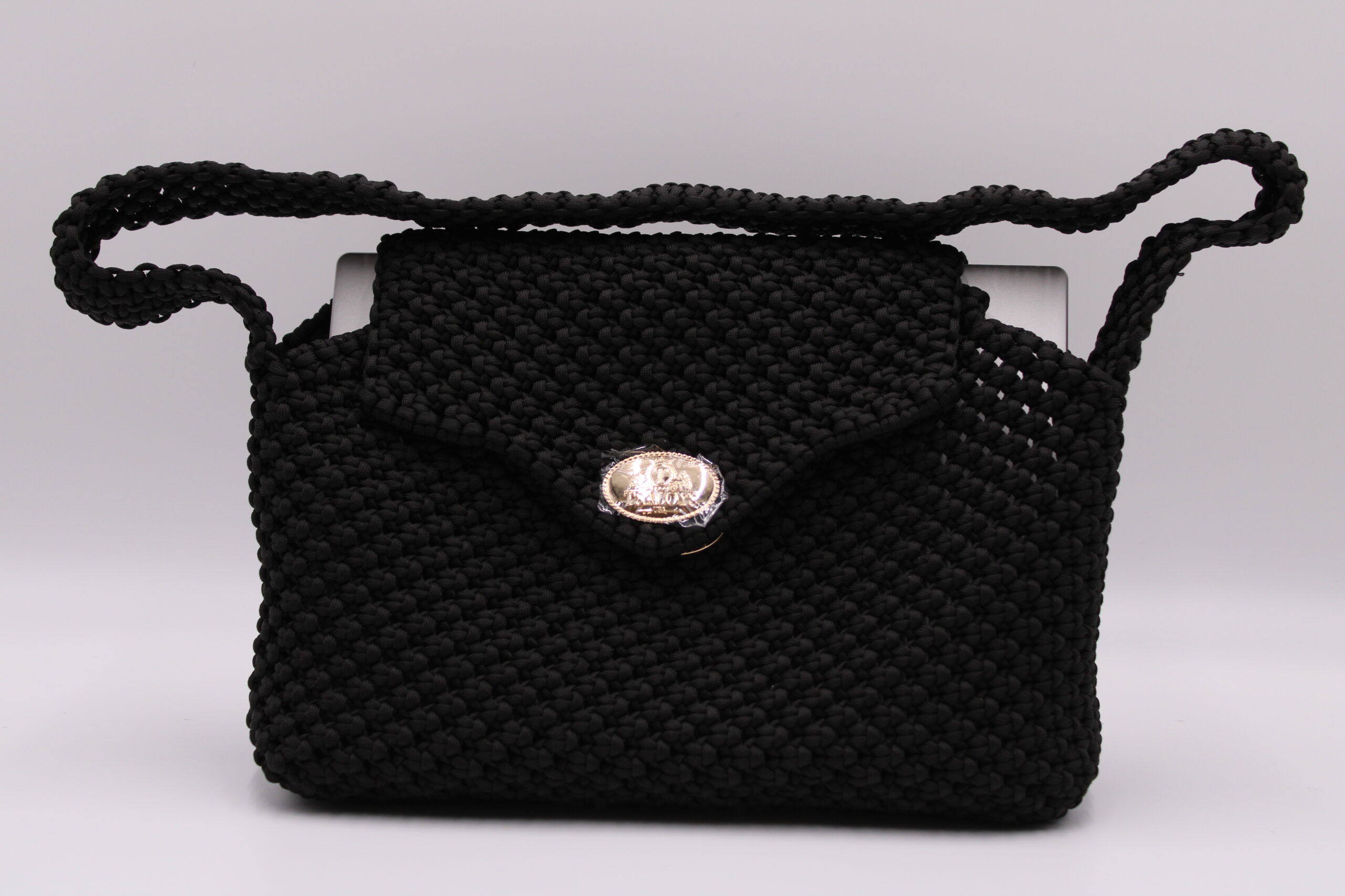 MENDOUM BLACK COLOR  100% HAND-WOVEN