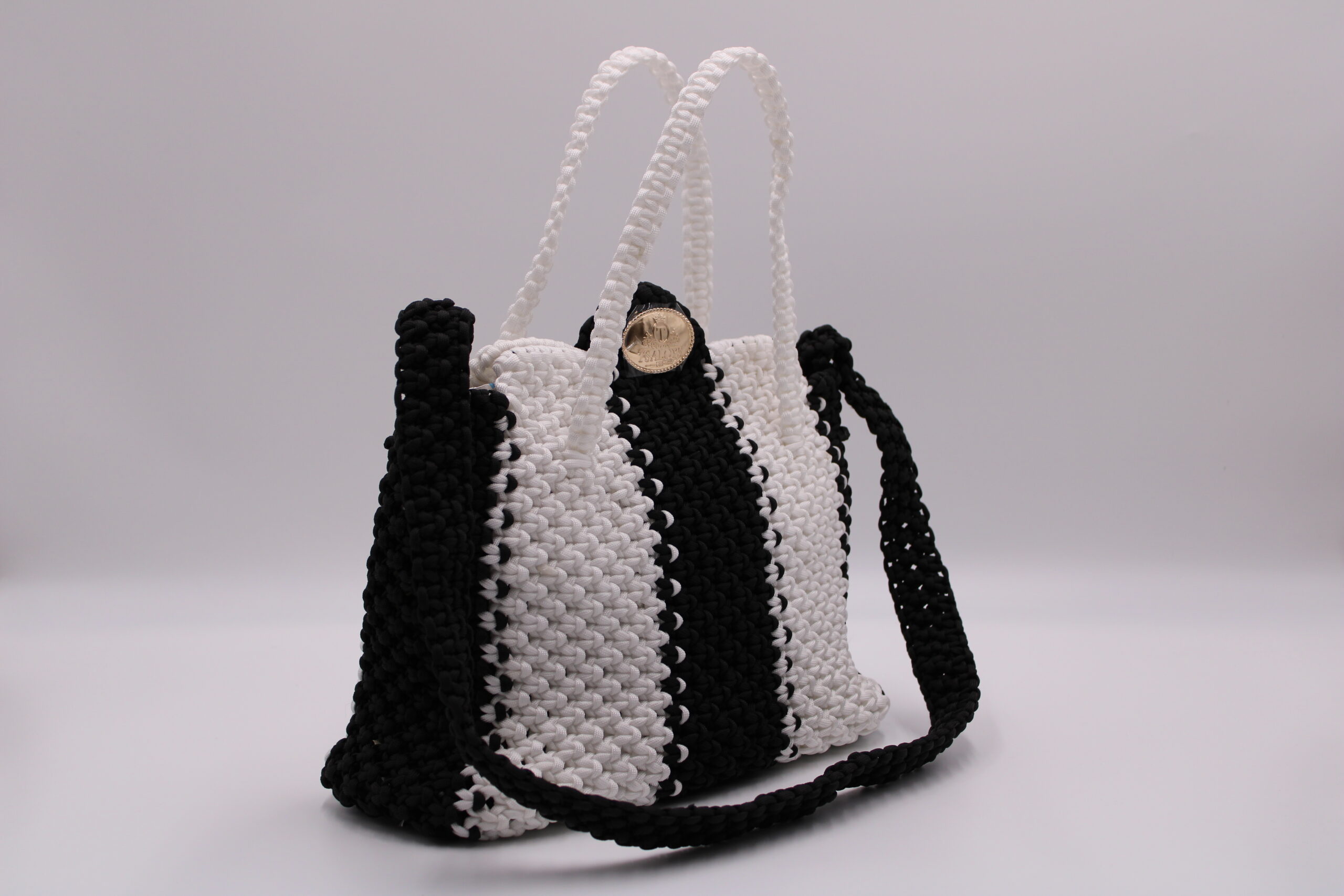 ICONIC BLACK AND WHITE 100% HANDWOVEN