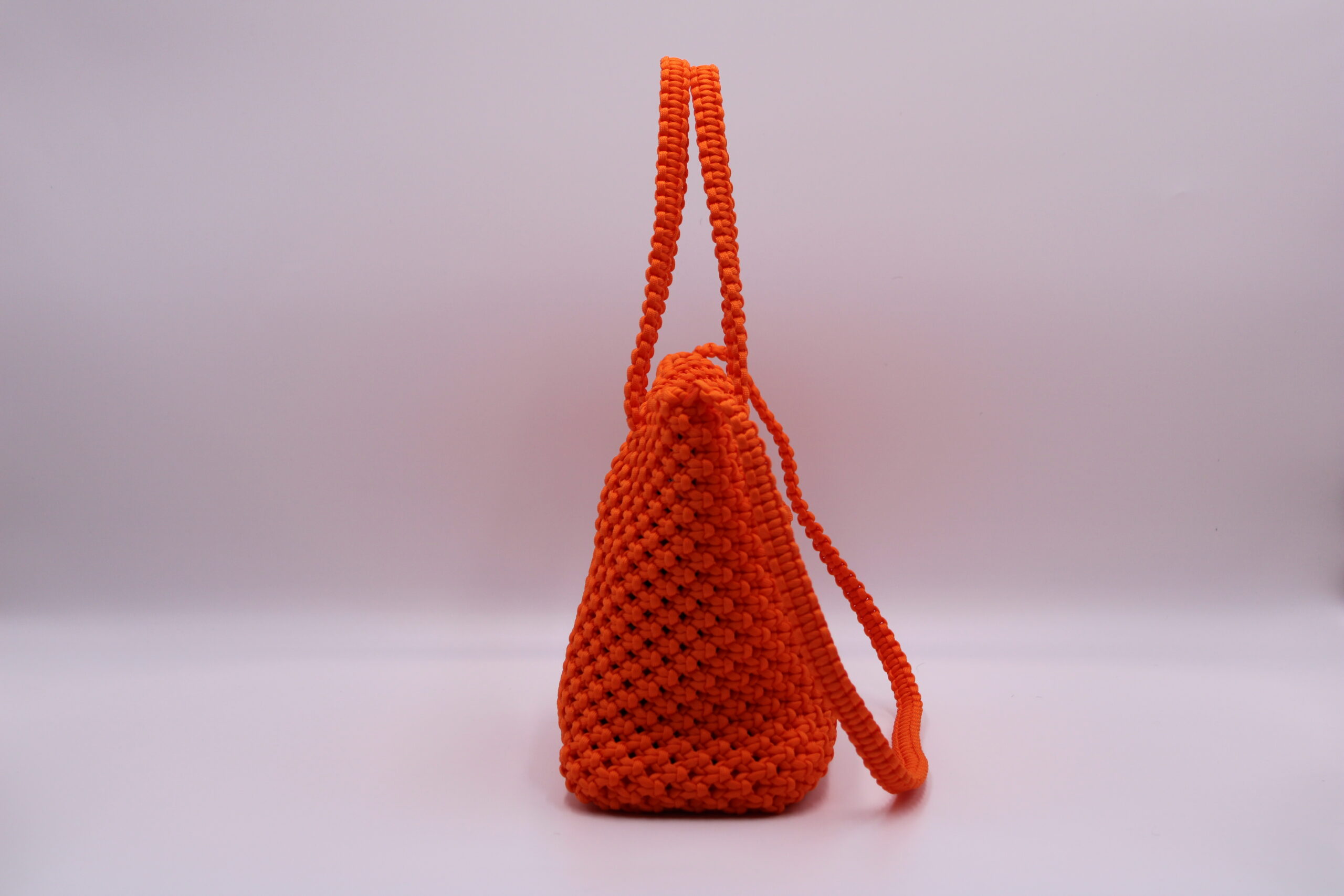TOTE BAG ORANGE COLOR WITH HALF CLOSED TOP 100% HAND-WOVEN WITH THE SMALL INTERNAL POCKET