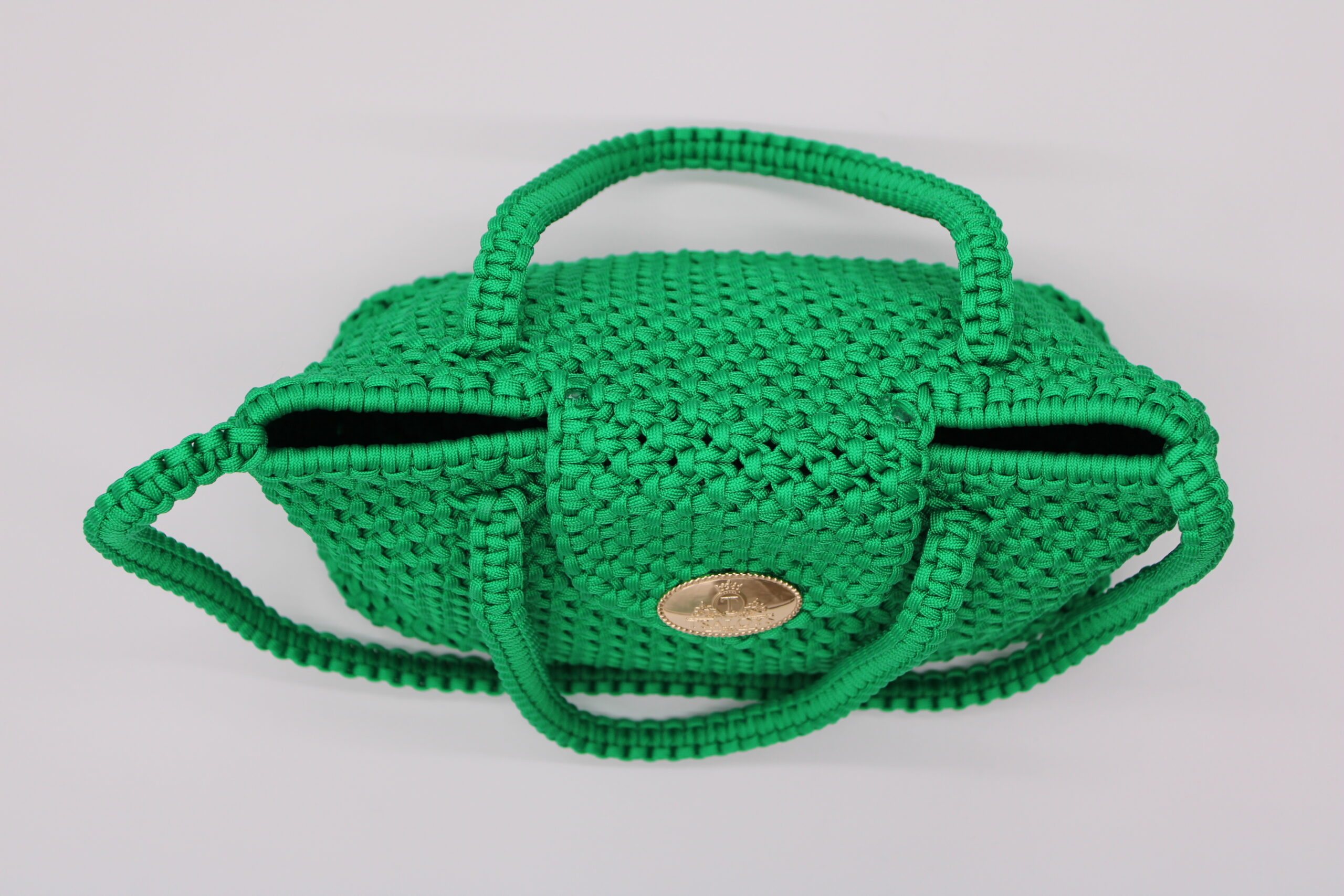 TOTE BAG GREEN COLOR WITH HALF CLOSED TOP 100% HAND-WOVEN WITH THE SMALL INTERNAL POCKET