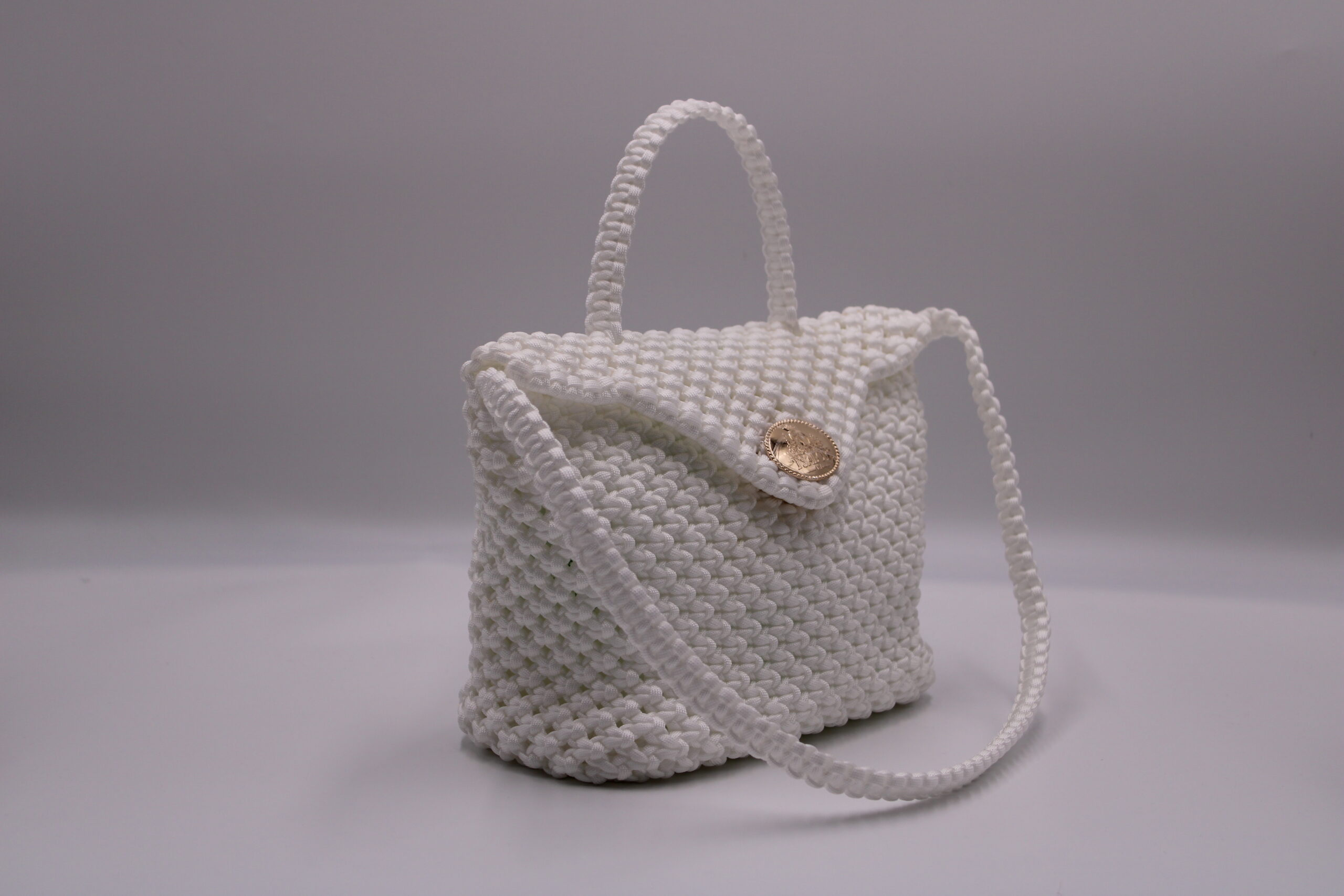 OKOLA MINI WHITE 100 % HAND-WOVEN